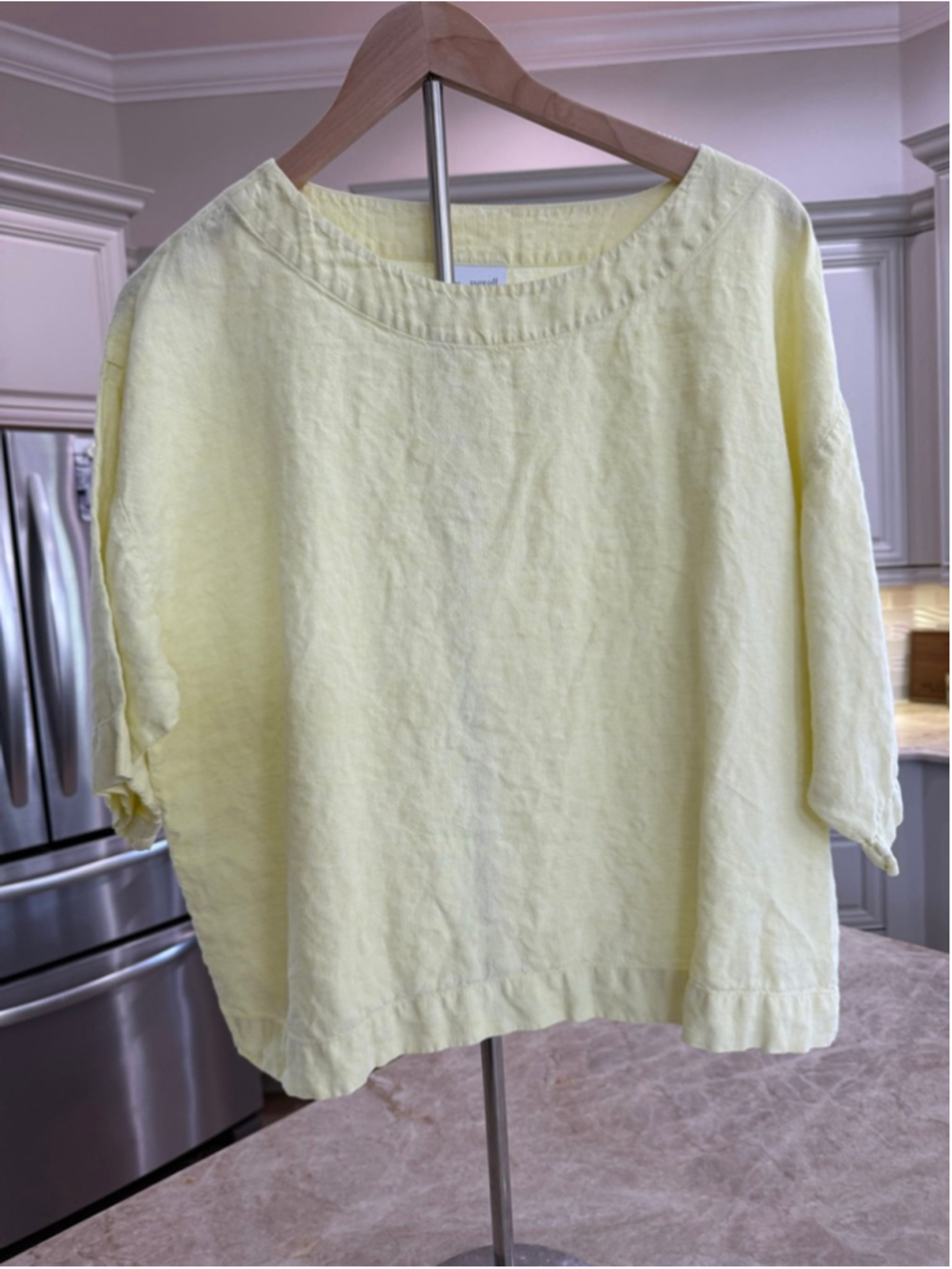 purejill Yellow Linen Short Sleeve Tee XS, fits a medium large size. Boxy